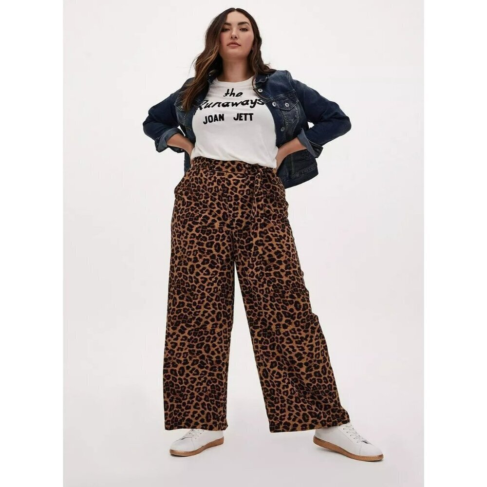 Torrid Pull-On Wide Leg Stretch Crepe High-Rise Pant - Picture 10 of 11